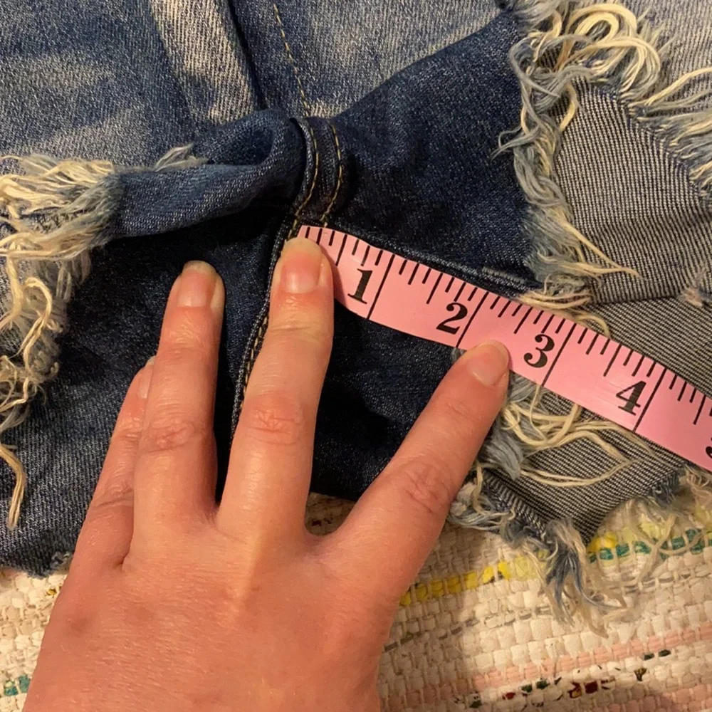 BLANK NYC Cut Off Shorts size 26 - Picture 12 of 12